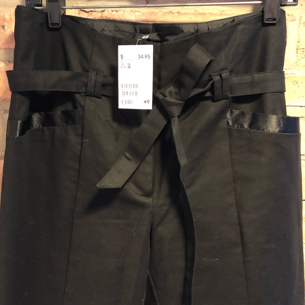 Never worn/size 12 H&M high waisted black pants